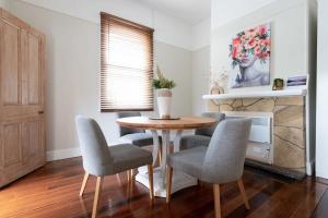 Classic Cottage: Near CBD Hospital & Parking