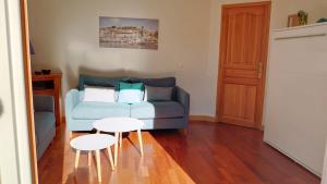 B042-Functional apartment with balcony Suquet Cannes