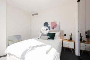 St Kilda Rd LVL4 2BDR2BATHR WIFI Albert Park