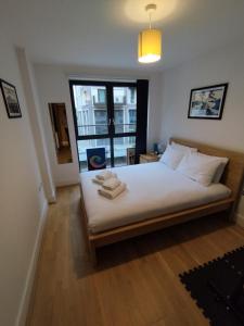 Wandsworth Deluxe Two-Bedroom Apartment