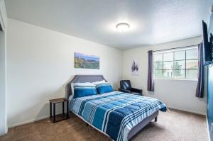 213- 2BR Apartment in Coolidge, AZ w heated pool, gym