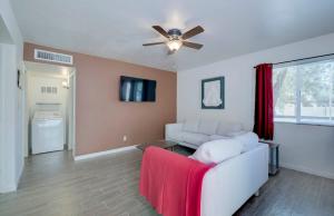 37A- Casa Grande Modern Condo 1bd w Heated Pool