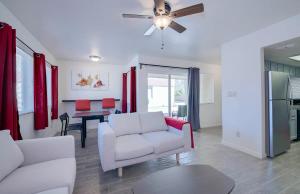 37A- Casa Grande Modern Condo 1bd w Heated Pool