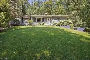 Large Private House on 5 Wooded Acres. Total Privacy! - Prospect Point