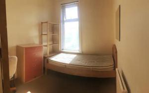 Single Room - Town & University nearby, 24h Bus, Airport-linked