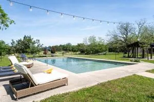 Upstay - Family Farmhouse in Southwest Austin - Cedar Valley