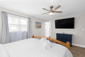 Newly Renovated Ground Level Home on Sanibel River