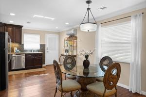 Gorgeous 2BR Residence with Pool and Spa at Margarita Mansion