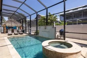 Gorgeous Beach Condo with Pool Spa and Bikes - Estero Island