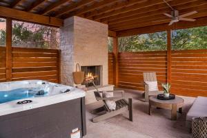 Riddel Haus Private stylish home plus Hot tub