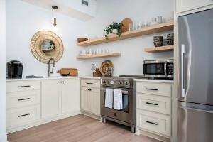 The Ressman Compound for Big Groups plus Hot tub