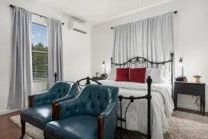 RelaxStation Gas Station Home plus hot tub - كمفورت