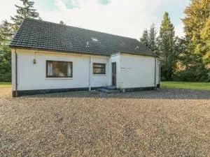 Captivating 5-Bed Cottage with private hot tub - 雷特芬莱