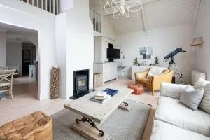 Superior house for 6 near beach w parking garden - 西威特灵