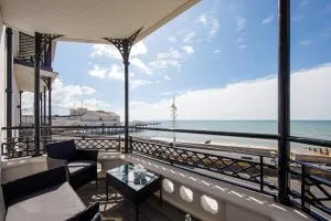 Panoramic sea views in beachfront apt w balcony - Felpham