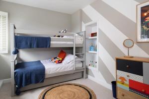 Bosham 3 BR Beach House with Garden & Playhouse