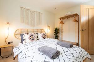 Designer Family Escape Hot Tub Steps to Beach