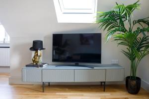 Luxury Penthouse ~ Super King Bed 5 min to Beach