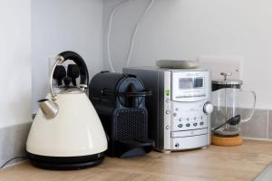 Countryside Bungalow for 4 Close to Beaches