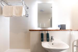 Double Room room in DoubleTree by Hilton London – West End