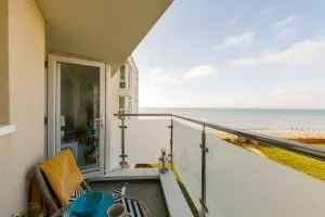 Two Bed Seafront Escape in East Wittering - East Wittering