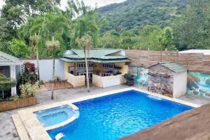 Villa con Hermosa Vista a las Montañas a Pasos del Río @drvacationsrental - 圣弗朗西斯科德马科里斯