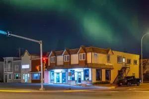 NN - Flats on 4th #1 - Downtown 2-bed 2-bath - Tagish