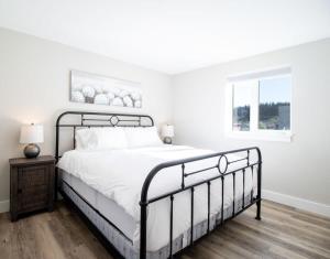 NN - Flats on 4th #1 - Downtown 2-bed 2-bath