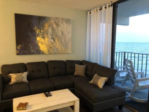 Gorgeous 2 BR2 BR Newly Renovated BeachFront Condo