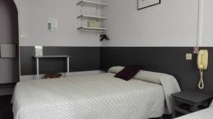 Budget Single Room room in Hotel Beauséjour