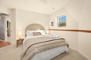 The Dome Home -1 2 mi to Beaver Lake - Geodesic