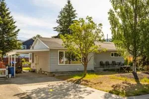 NN - The Burrow - Riverdale 3-bed 1 5 bath - Tagish