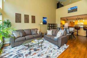 NN - The Loft - Downtown 1-bed 2-bath
