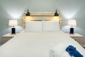 NN - The Mack - Crestview 1-bed 1-bath - Upper Laberge