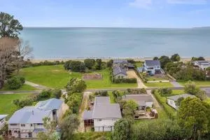 Parapara Beach Escape - Onekaka