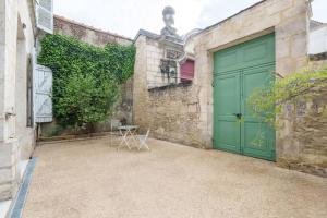 Appartement lumineux avec cour