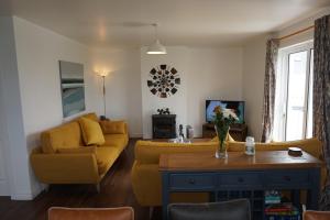 18 BallybHoliday Cottages