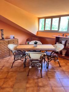 Giustina - appartamento spazioso e tranquillo - parcheggio privato per BICI e auto - su richiesta ammessi animali