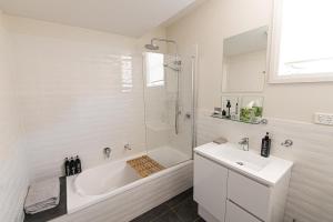 Mortimers Wines Studio - Adults Only Retreat