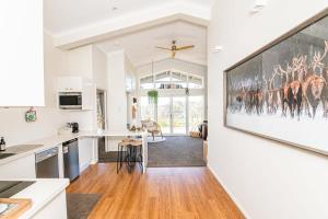 Mortimers Wines Loft - Adults Only Retreat