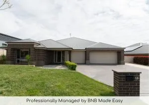 Centennial Cres, Modern, Entertaining Home, Sleeps 8 - Canowindra