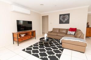 The Centennial - Entertains 8, Close to Wineries