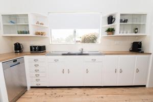 Anson Cottage - 1900s CBD Home, Private & Practical