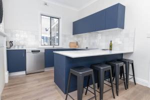 McNamara Lane - CBD, Firepit, 7 Smart TVs, Sleeps 11