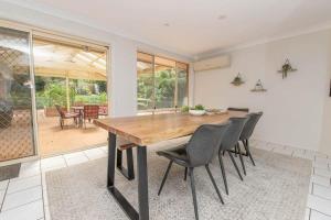 The Valerie Gardens - Homely & Cosy, Sleeps 11