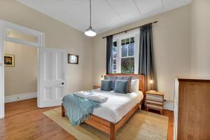 Edwina Suite I - Sleek and Stylish CBD Wi-Fi