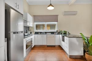 Edwina Suite I - Sleek and Stylish CBD Wi-Fi