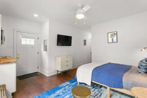 Garden District Studio Apartment - Gated Parking