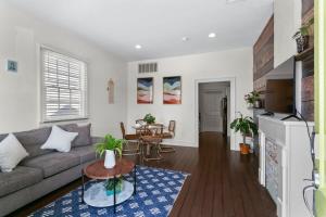 Stylish Creole Cottage 1 BD Home Central Location