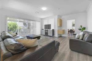 The Family Retreat - Near Mt Panorama & Racecourse